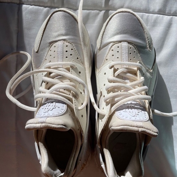 Size 7.5 Women Nike Air Huarache Run Shoe White Sail Fossil Stone - Picture 13 of 13